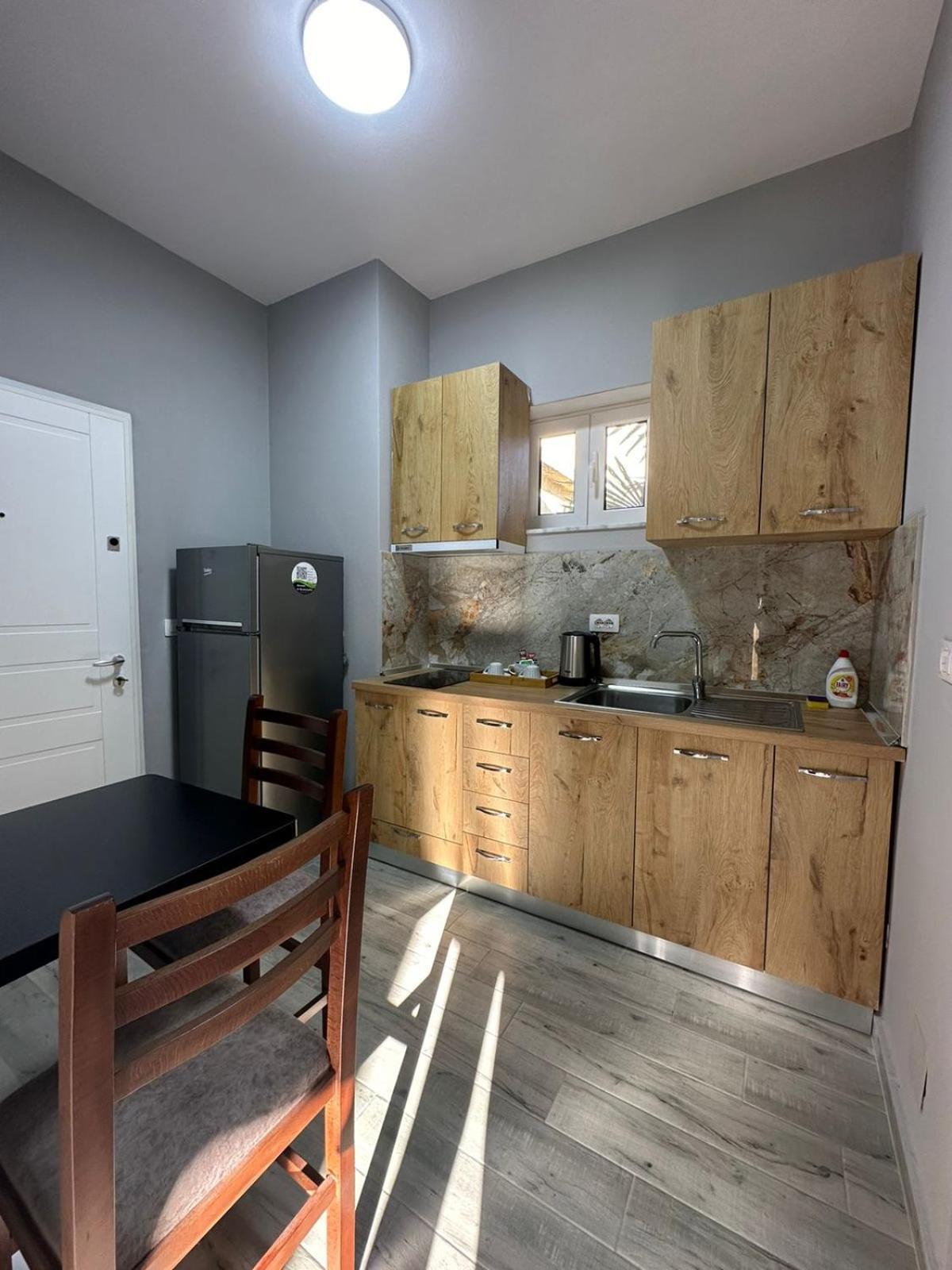 Xhiro N'Shkoder Apartments Екстер'єр фото